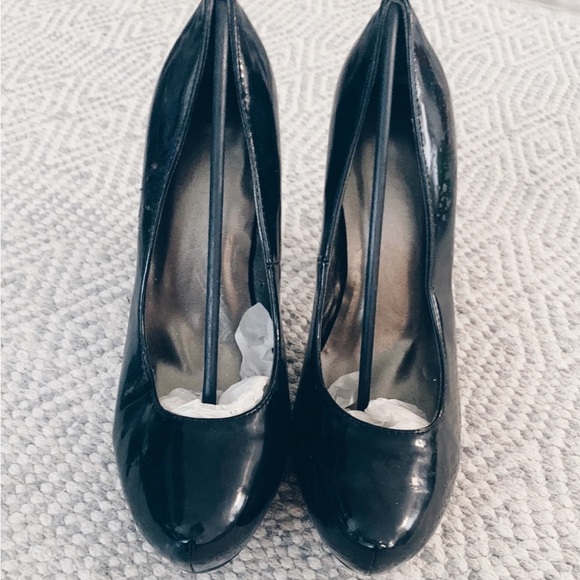 Black heels - Picture 1 of 6